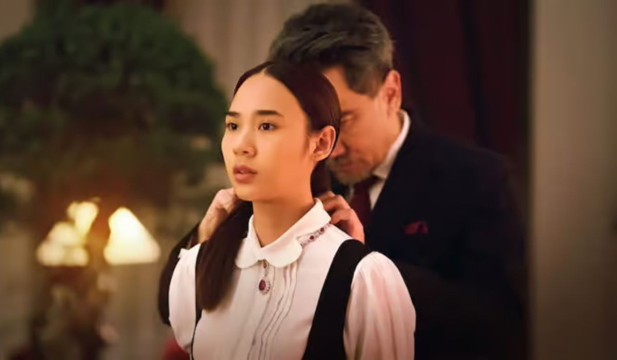 
                                 Final explicado de 'El señor de la casa', la serie tailandesa de Netflix: ¿Quién asesinó al Sr. Roongroj? 
                            