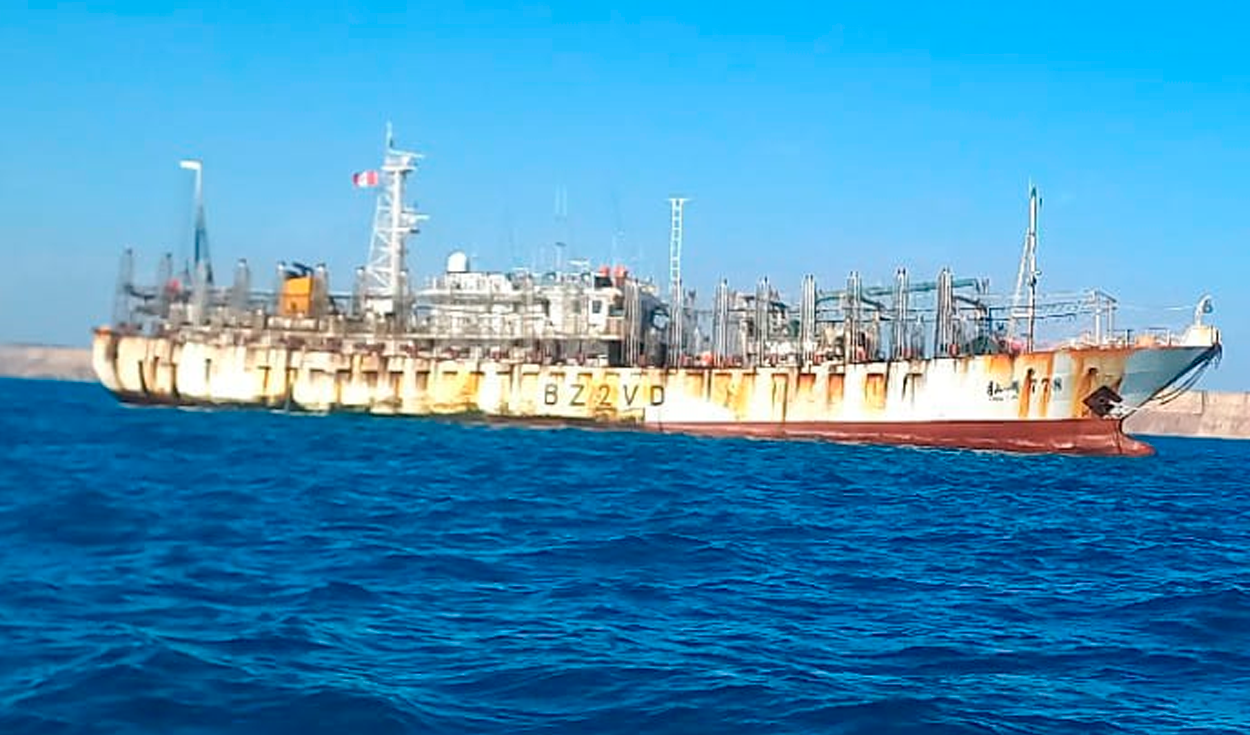 
                                 Pescadores de Piura anuncian paro contra barcos chinos: los acusan de promover la pesca ilegal 
                            