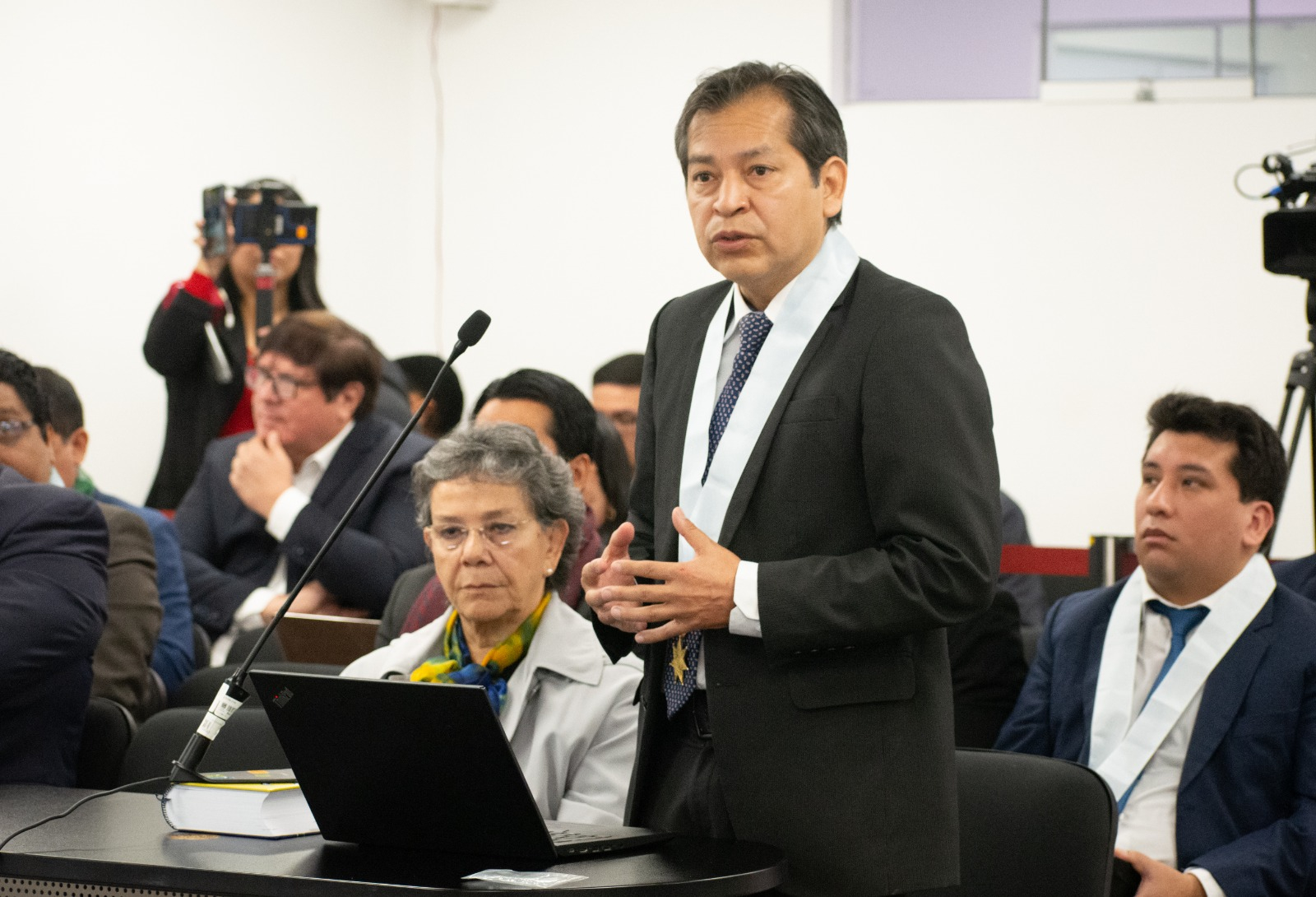 
                                 Juicio a Keiko Fujimori: Abogado de acusada anuncia que demandarán pago de una reparación económica 
                            