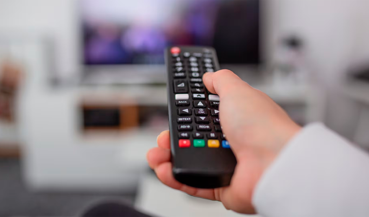 
                                 ¿Tu televisor no tiene conexión a internet? Aplica estas 4 soluciones claves en tu smart TV 
                            