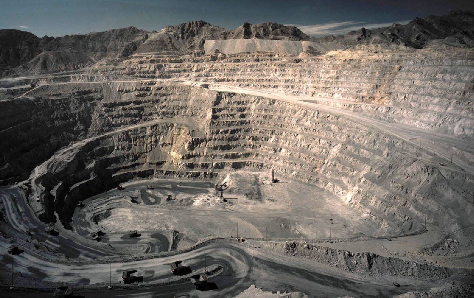 
                                 Minería ilegal: Alto comisionado asegura que solo el Minem debe encargarse de la formalización 
                            