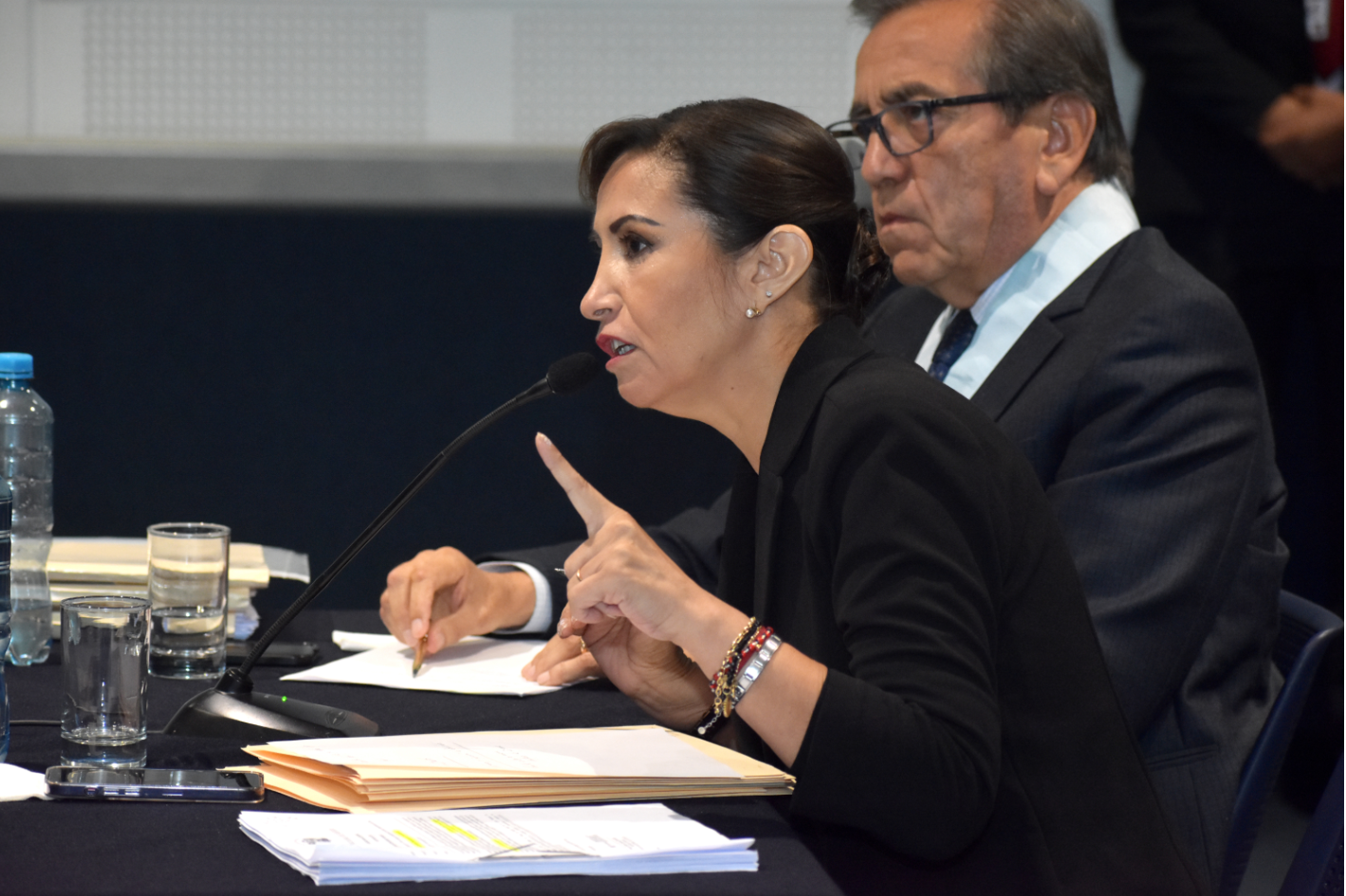 
                                 Fiscal Delia Espinoza pide designar juez supremo para que revise la salida del país de Patricia Benavides 
                            