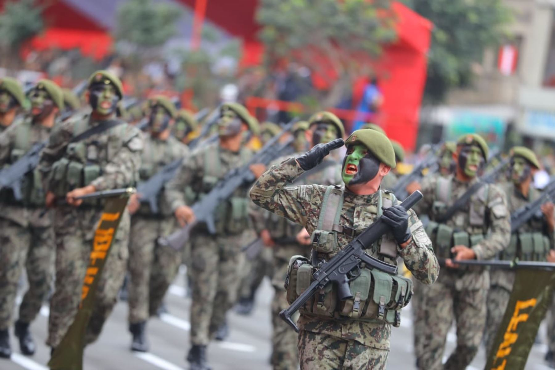 Desfile militar en Piura