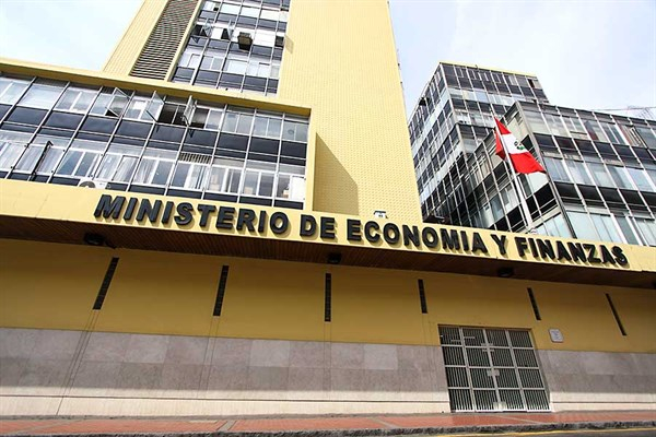 
                                 Crédito suplementario de S/3.000 millones financiará obras inconclusas de gobiernos regionales 
                            