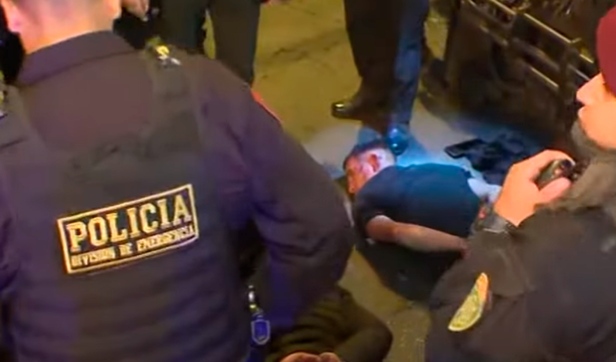 
                                 Fuerte persecución policial en San Luis: un agente quedó herido de bala y cuatro sujetos fueron detenidos 
                            
