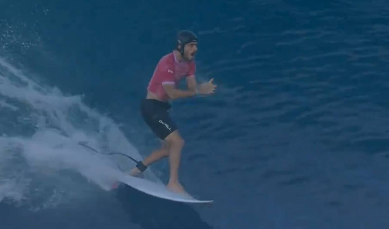 
                                 ¡Alonso Correa clasificó a cuartos de final! Venció en surf al sudafricano Jordy Smith en los Juegos Olímpicos 2024 
                            