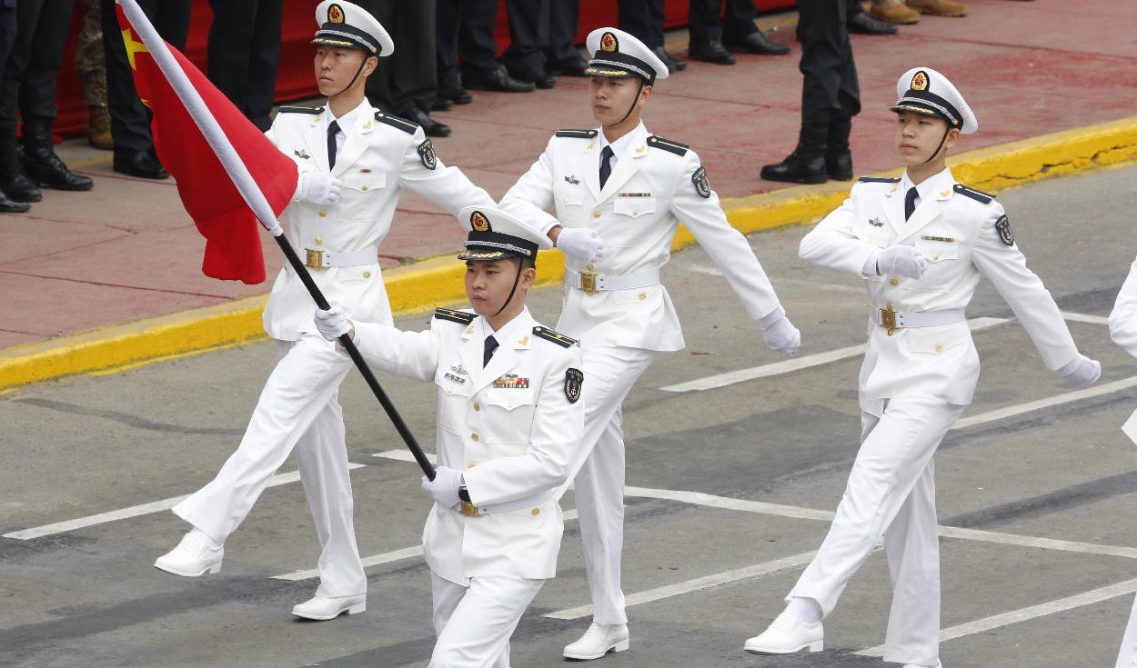 
                                 Así fue el desfile de la delegación china en la Gran Parada Militar 2024: el primero en la historia de Perú 
                            