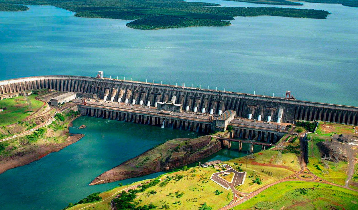 
                                 La represa hidroeléctrica más grande de Sudamérica y la segunda del mundo: es compartida por 2 países 
                            