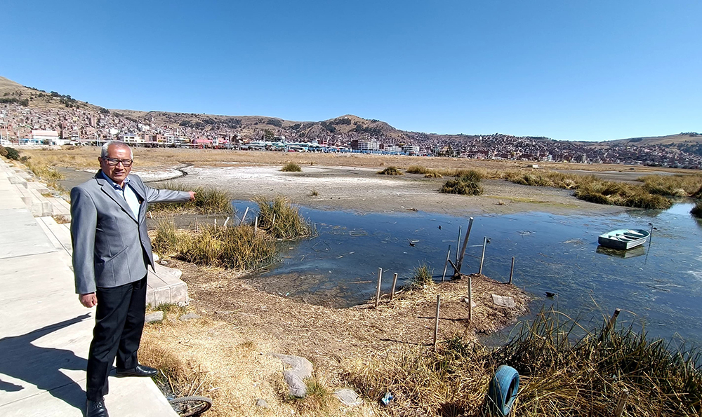 
                                 Esta es la preocupante situación del Titicaca, el mayor lago de Sudamérica que pierde centímetros cada mes 
                            