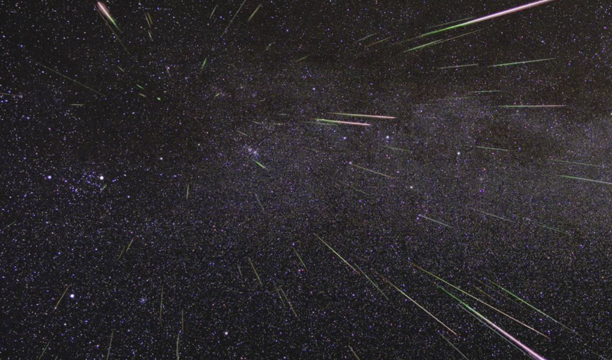 
                                 Lluvia de estrellas Perseidas y Aurígidas: dónde ver, cuándo y calendario astronómico de México en agosto 2024 
                            