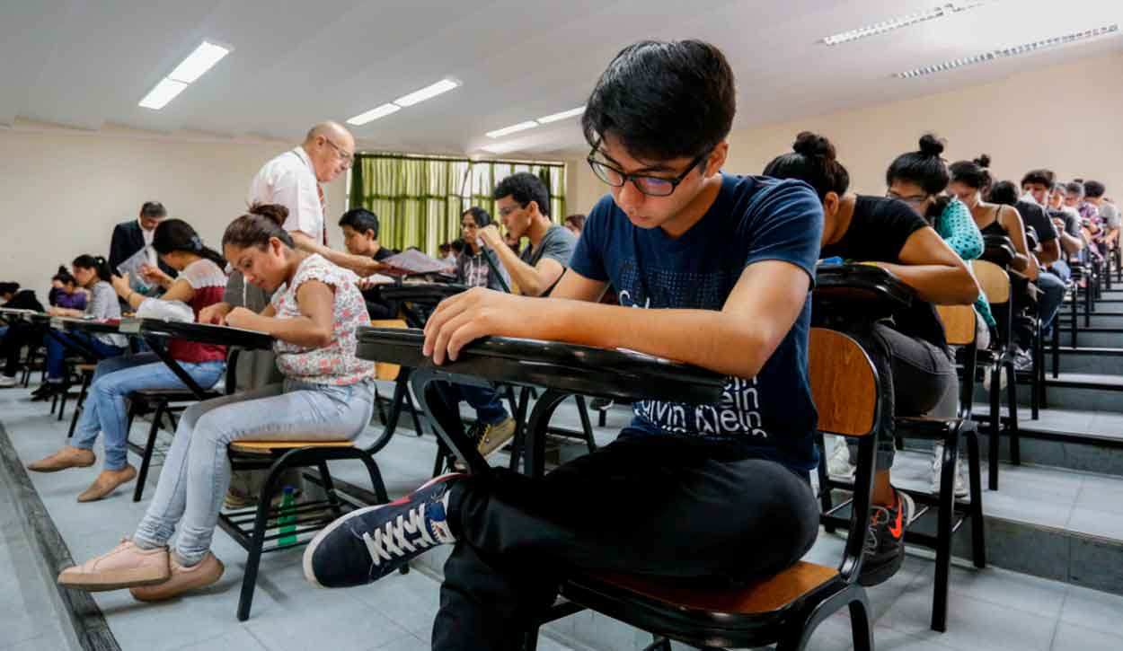 
                                 Universidades nuevas nacen sin un rumbo 
                            