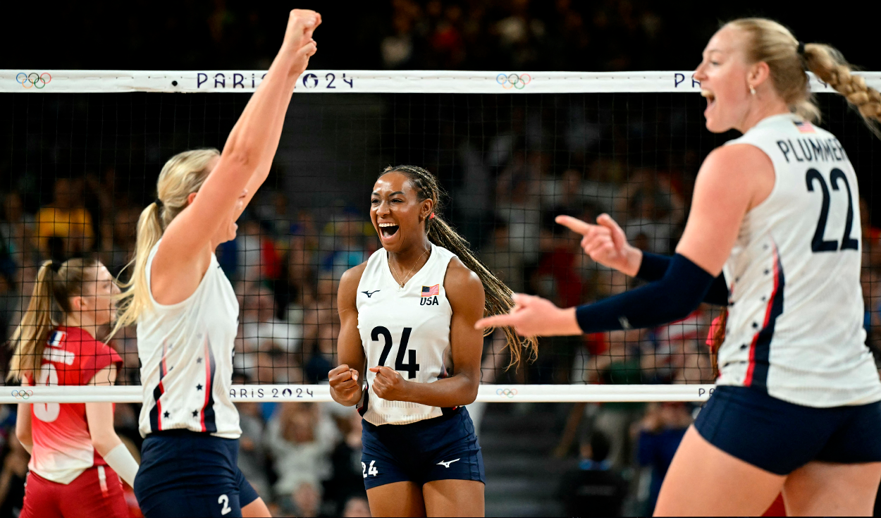 
                                 RESULTADO Estados Unidos vs. Polonia vóley HOY: cómo quedó el juego por cuartos de final en París 2024 
                            