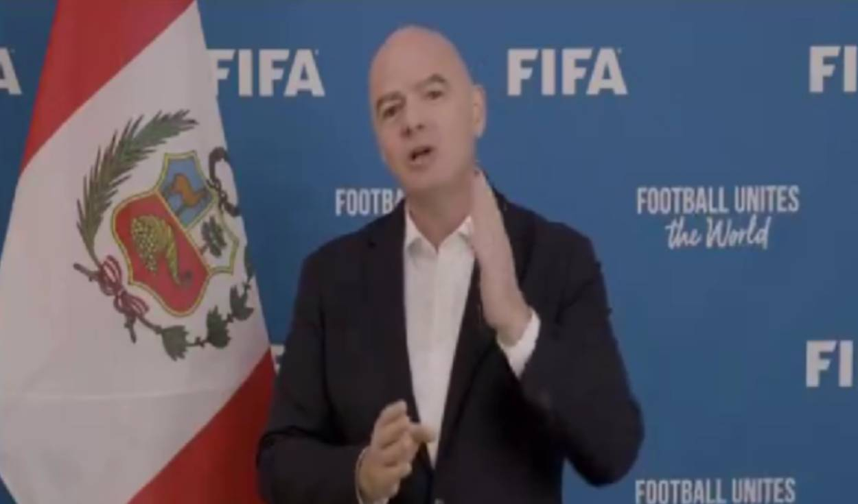 
                                 Presidente de la FIFA señala a Universitario como el más campeón del Perú: 