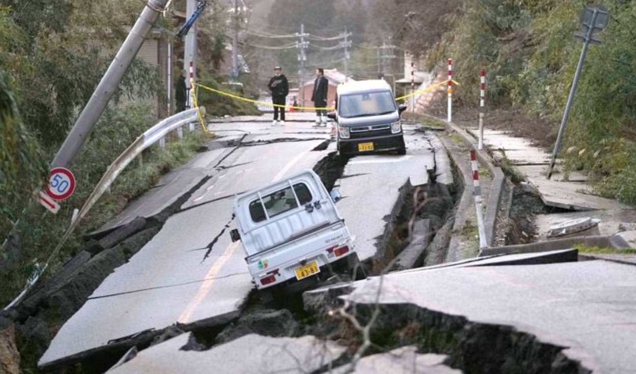 
                                 Japón advierte sobre el riesgo inminente de un “megaterremoto” 
                            