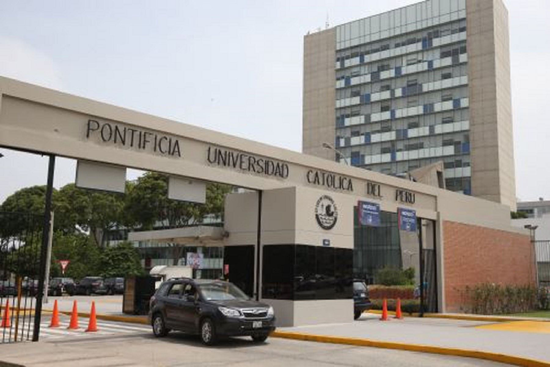  Pontificia Universidad Católica del Perú (PUCP)