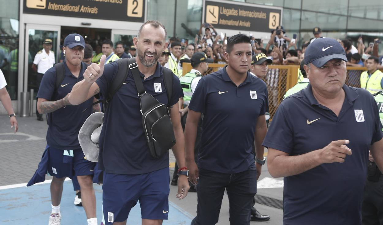 El multitudinario recibimiento que tuvo Alianza Lima tras eliminar a Boca Juniors en la Copa Libertadores