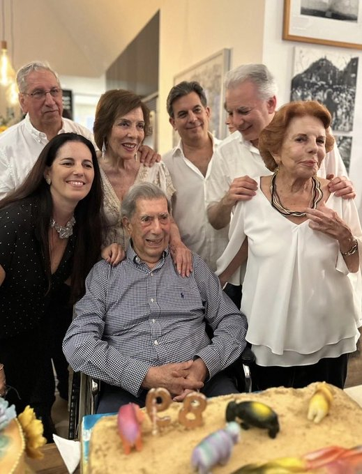 This was the last appearance of Mario Vargas Llosa before death This was the last appearance of Mario Vargas Llosa before death