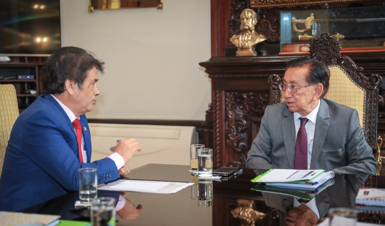 Tomás Gálvez se reunió con José María Balcázar en Palacio de Gobierno: encuentro duró más de una hora