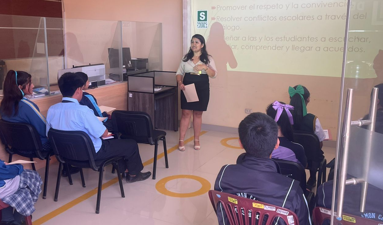 Capacitan a autoridades escolares de Santa para hacer frente a la violencia en las aulas