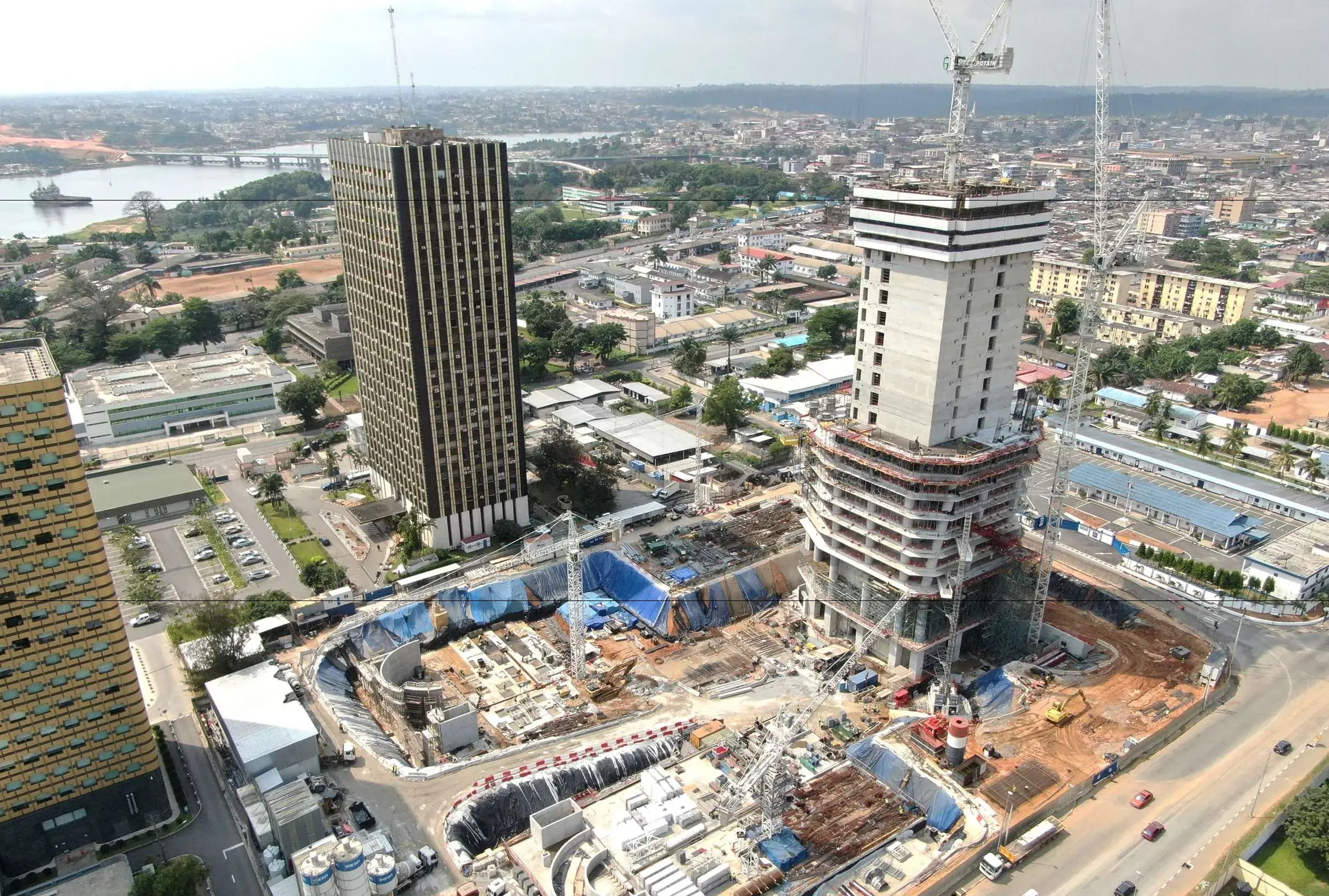 El coloso africano destaca en el paisaje de Abiyán, en Costa de Marfil. Foto: BESIX