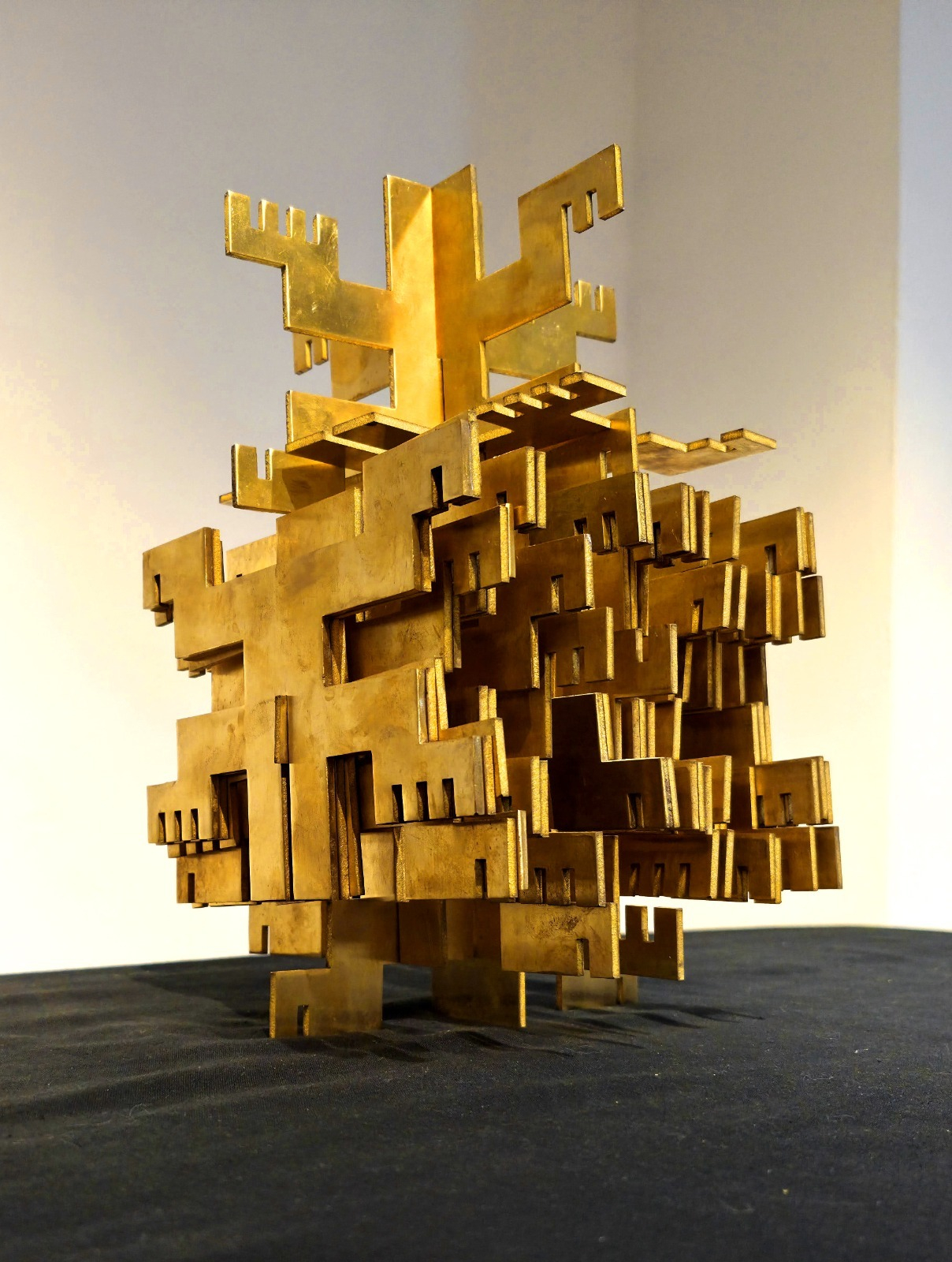 “Bronce – activación de pectoral hombre jaguar; Tolima-Quimbaya”. Imagen: Difusión.