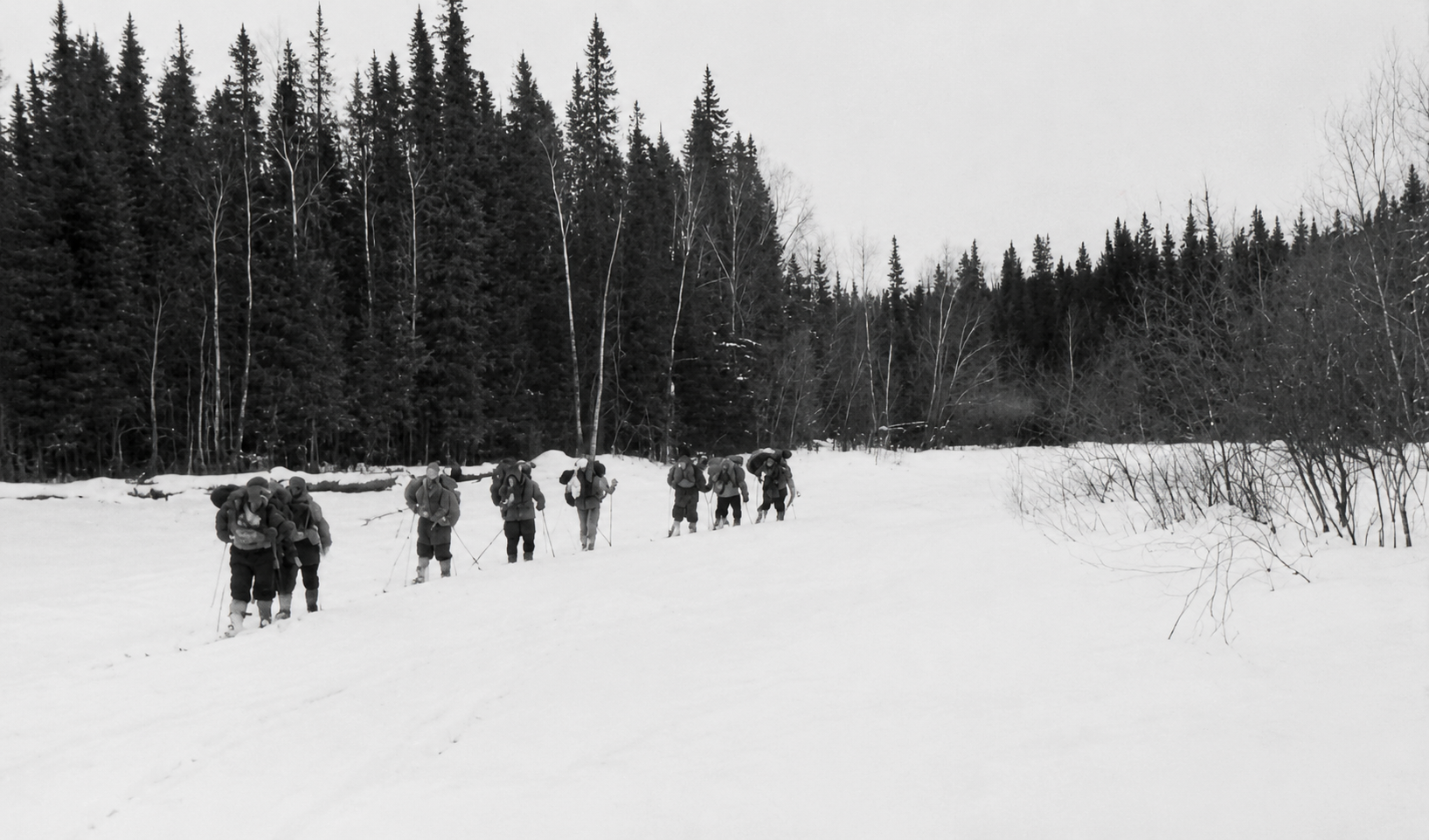 Momento del viaje hacia los Montes Urales en Rusia el 28 de enero de 1959. Foto: infodjatlov.narod.ru/mejorada con IA