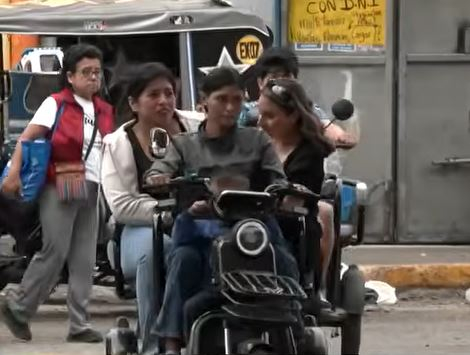 Motos eléctricas circulan en el distrito de La Victoria
