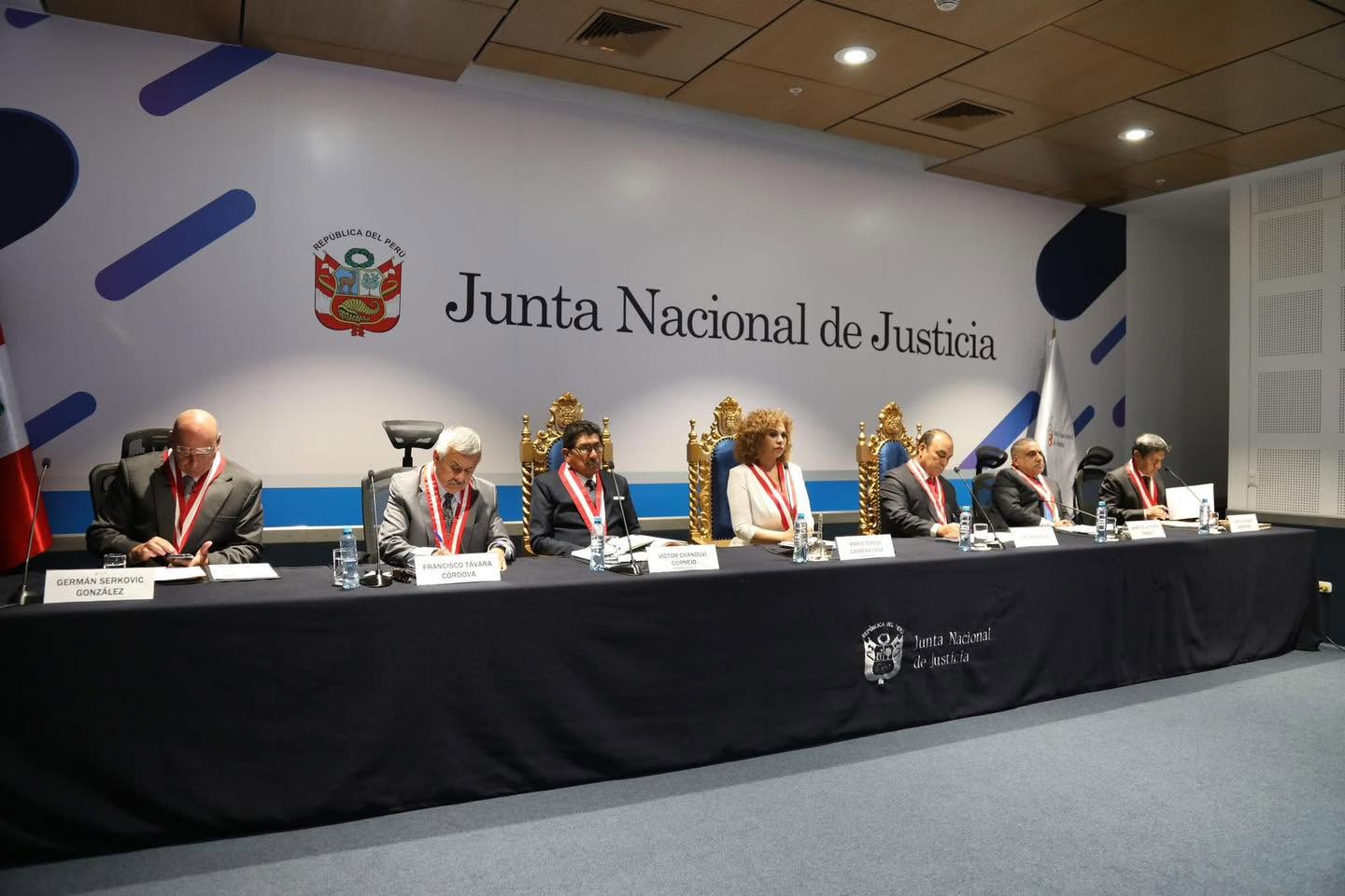 En bandeja. El fujimorismo también utiliza a la JNJ para neutralizar a sus enemigos. Foto: difusión