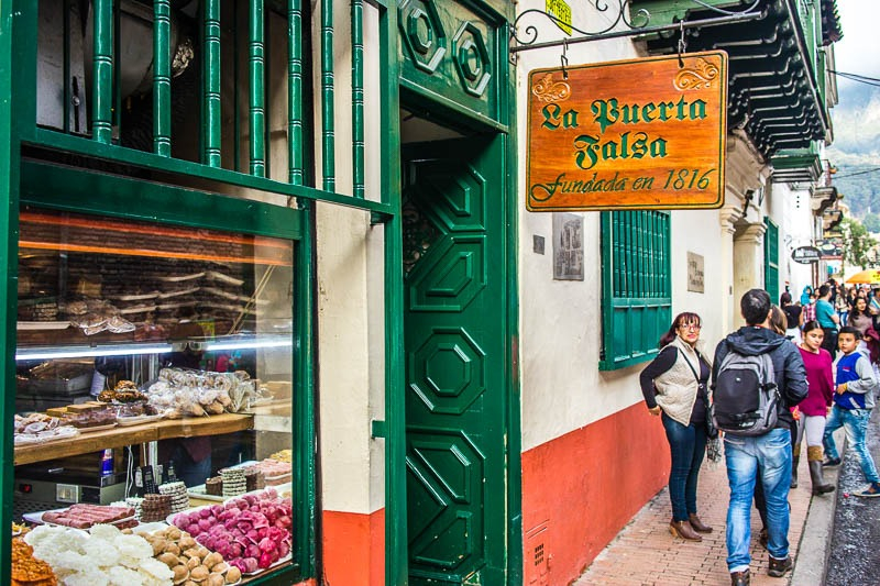 'La Puerta Falsa' fue inaugurado el 16 de julio de 1816 en la antigua Santa Fe de Bogotá. Foto: The City Lane