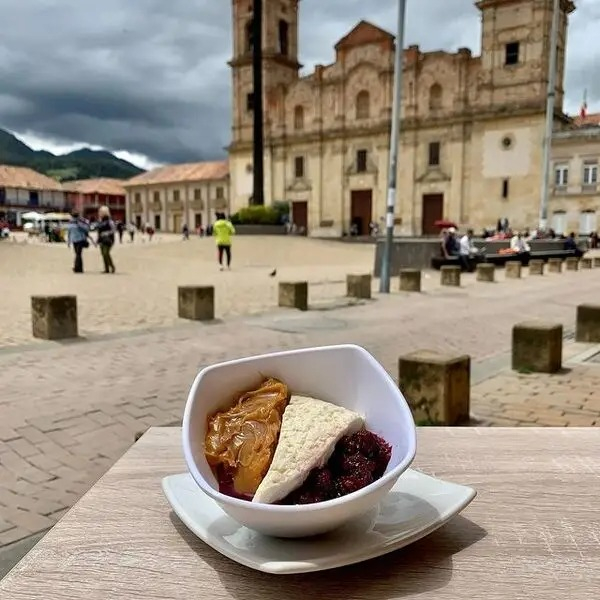 Este emblemático local colombiano ofrece sabores de la cocina colonial, con platos emblemáticos como tamales, ajiaco y chocolate con queso. Foto: Tripadvisor