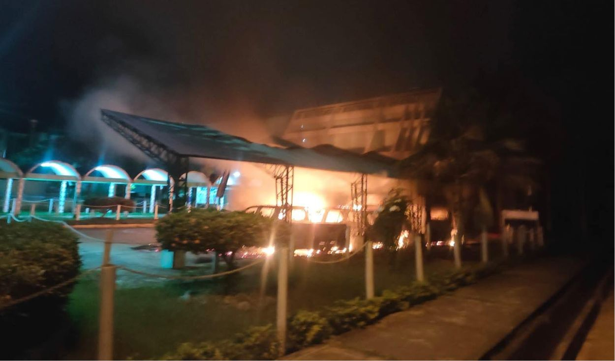 Chaos at National University of Ucayali: Intruders, vehicle fires reported during student occupation