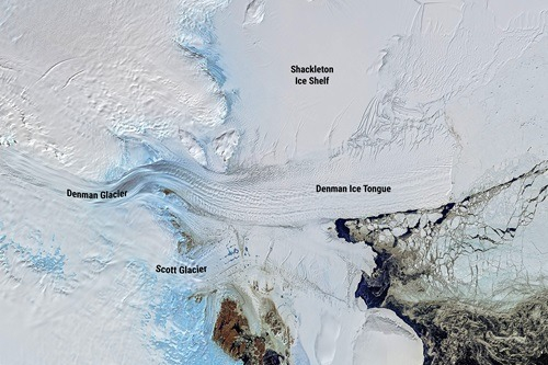 Imagen satelital del sistema glaciar Denman-plataforma de hielo Shackleton. Foto: NASA.
