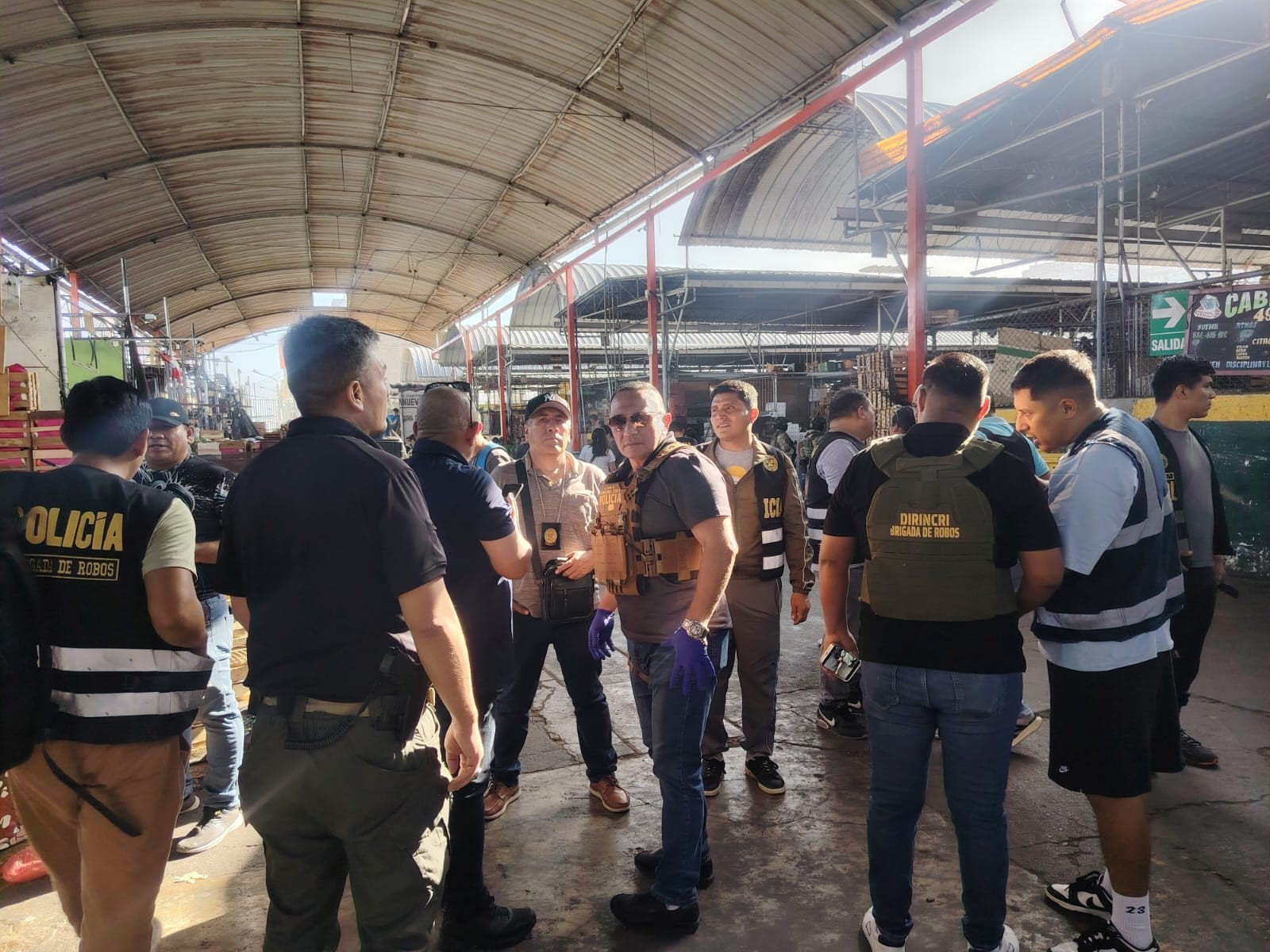Shootout at Lima Market: Four Arrested, Two Wounded