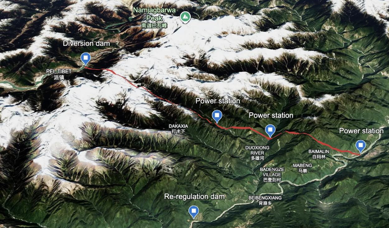 La ruta atravesará la ladera de la montaña, descendiendo 2.000 metros y pasando por varias centrales hidroeléctricas dentro de los túneles, antes de volver a unirse al río. Foto: Google/Landsat