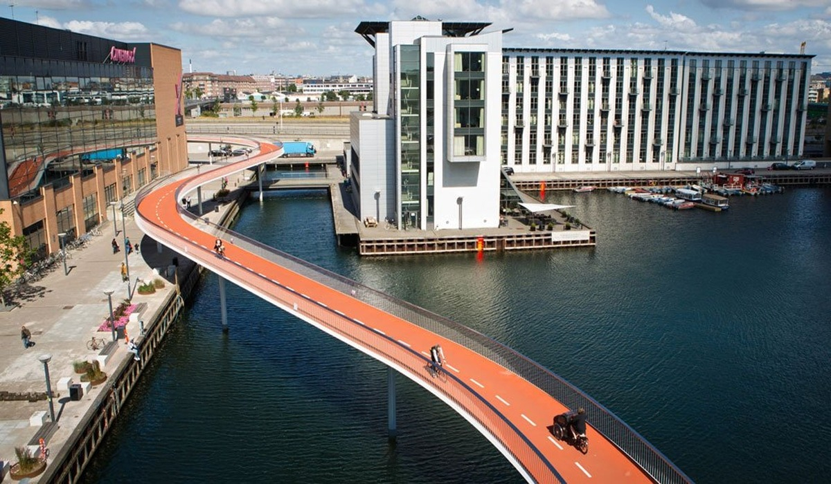 Copenhague se ha consolidado como una de las ciudades más amigables para caminar y utilizar la bicicleta en el mundo.