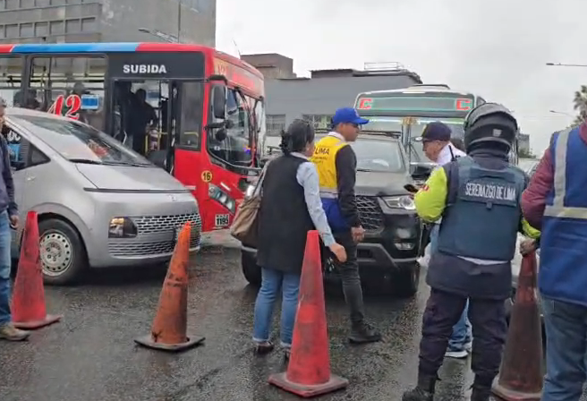 La restricciones ocasionaron molestias en comerciantes y conductores, puesto que no todos estaban enterados de la medida.