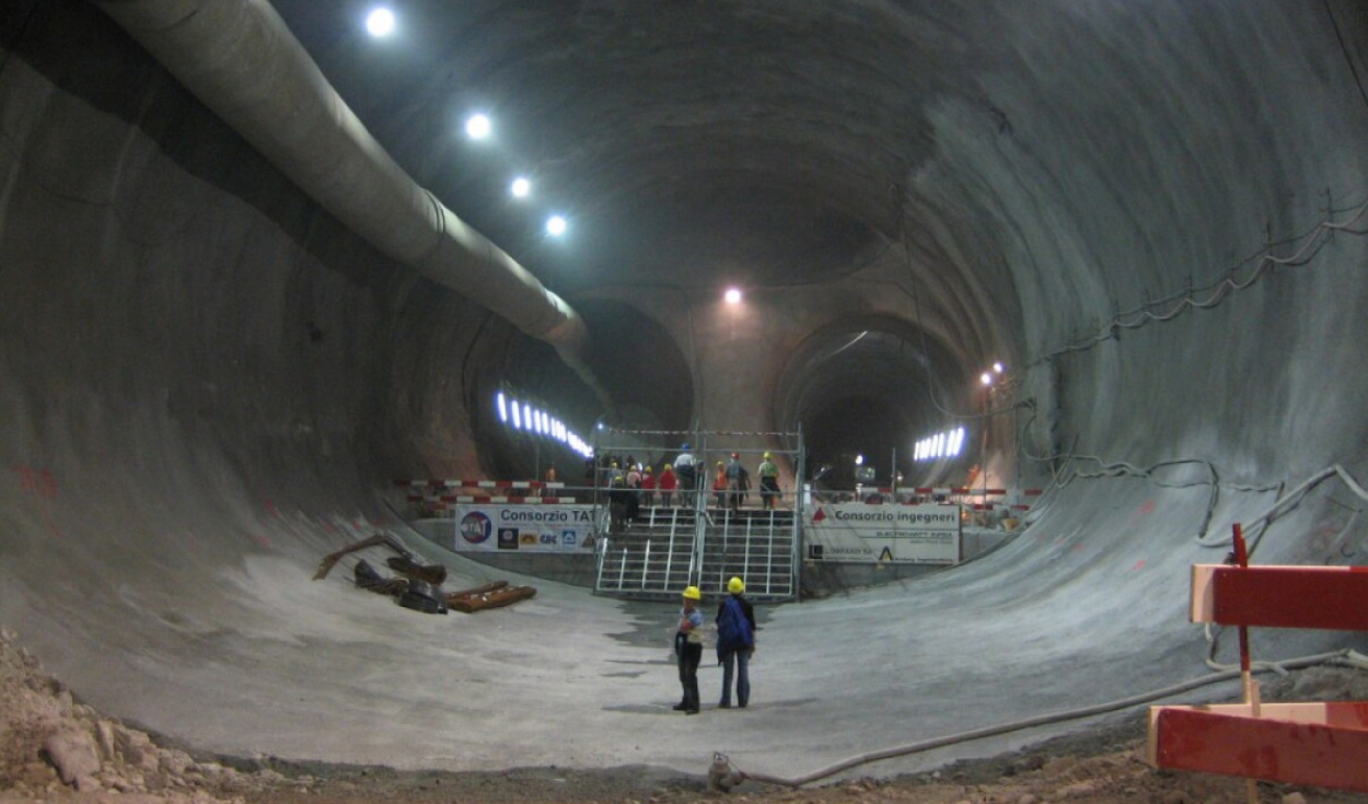 La red de túneles se convertiría en el futuro del transporte de mercancías en Europa. Foto: Captura