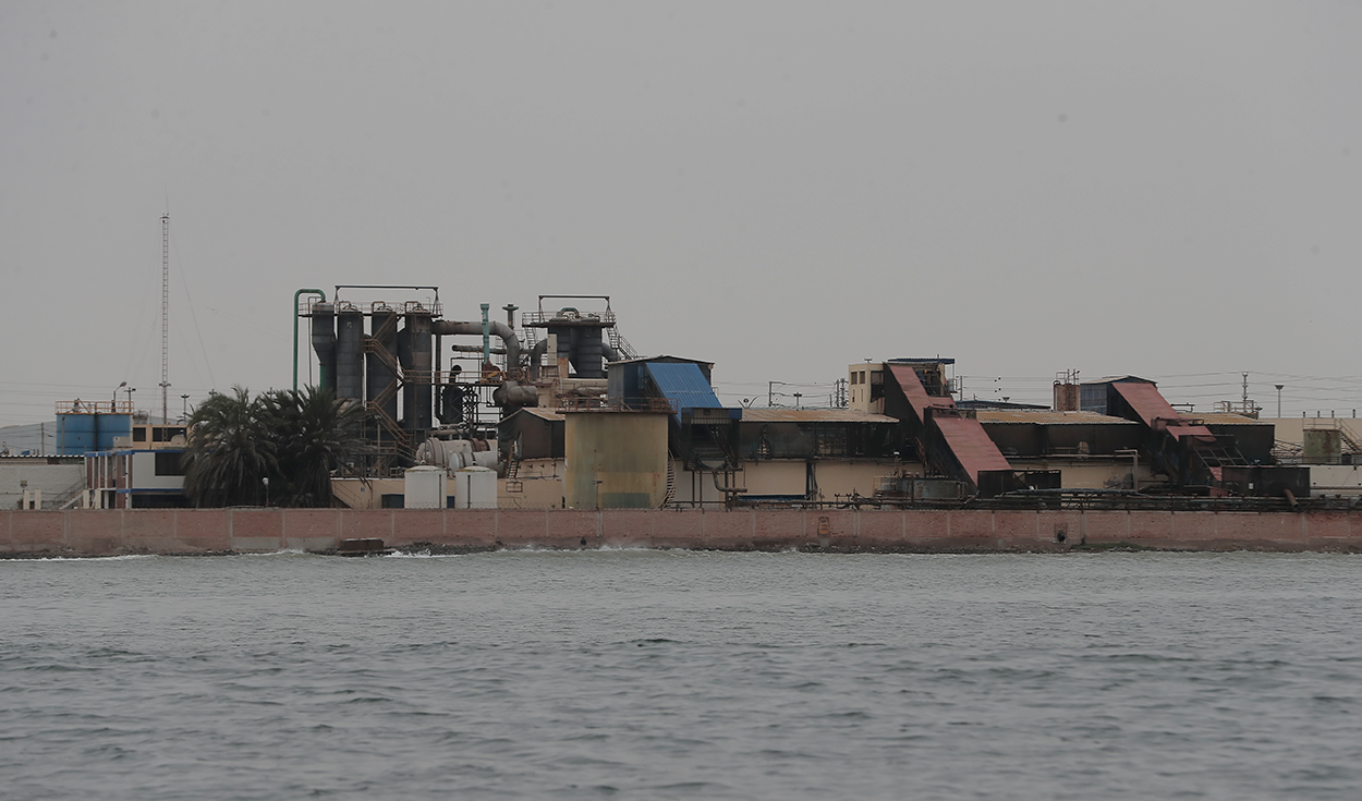 Planta de procesamiento pesquero de Austral Group en Paracas, una de las empresas vinculadas a la Sociedad Nacional de Pesquería. | Foto: Marco Cotrina / La República