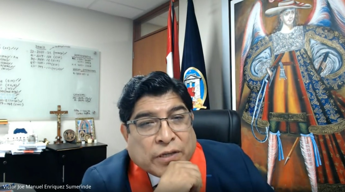 Juez superior Víctor Enriquez Sumerinde de la Tercera Sala de Apelaciones
