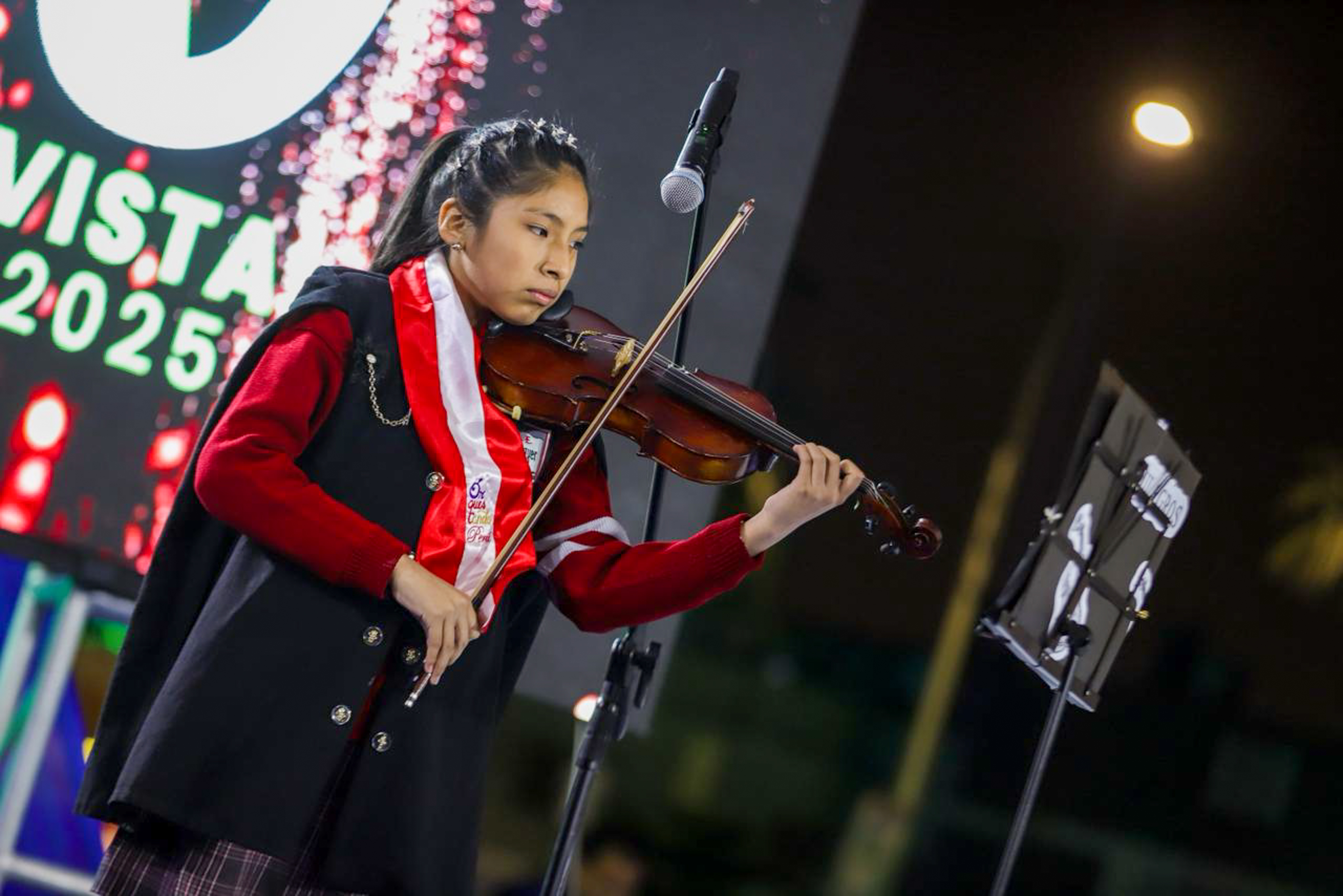 joven peruana en conservatorio de España, beca, Minedu