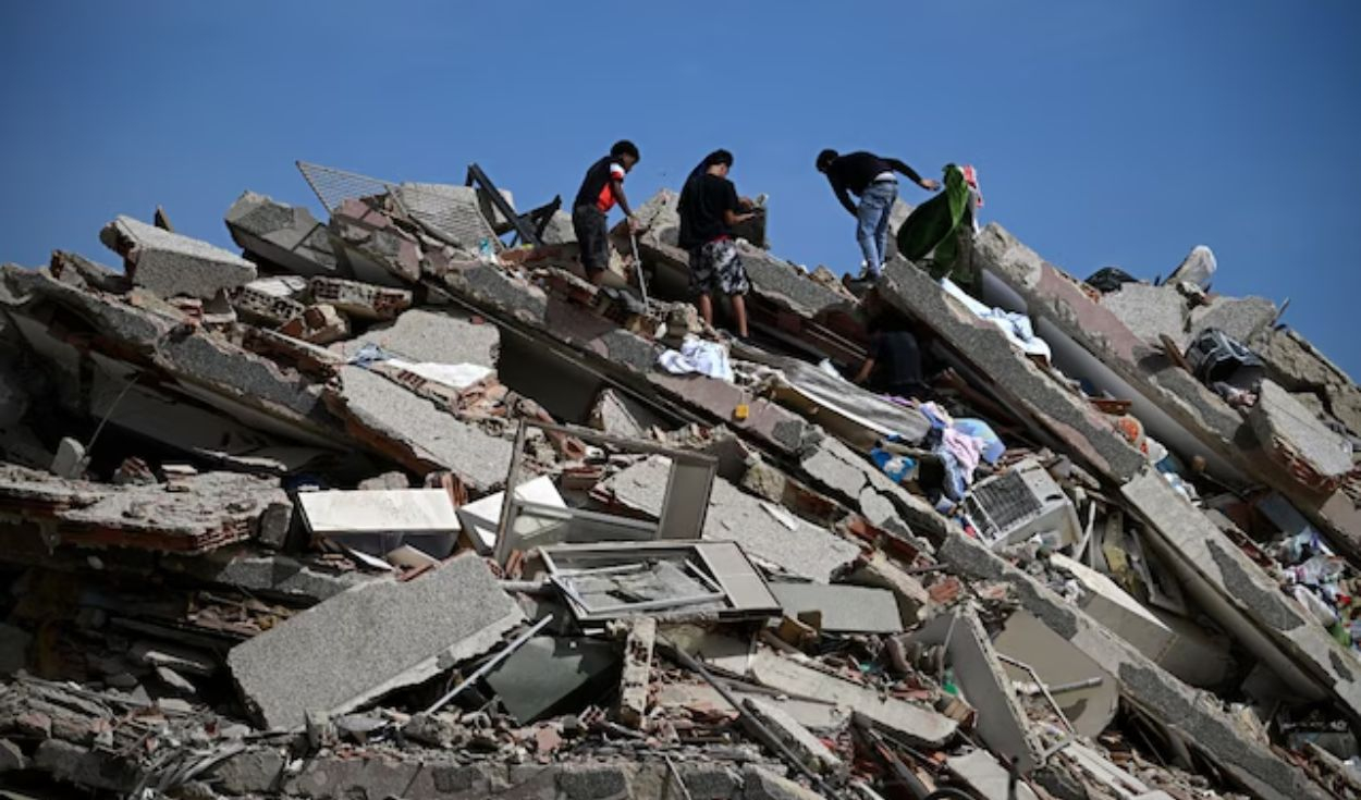 Peru evacuates citizens from earthquake-hit Venezuela, searches for missing compatriots