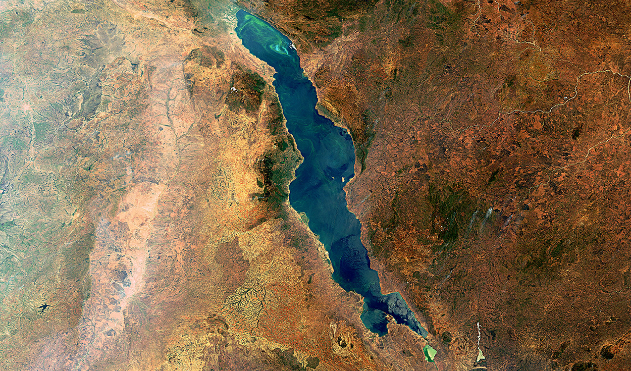 La actividad tectónica del rift de África abrió paso al lago Tanganica entre El Congo y Tanzania. Foto: ESA