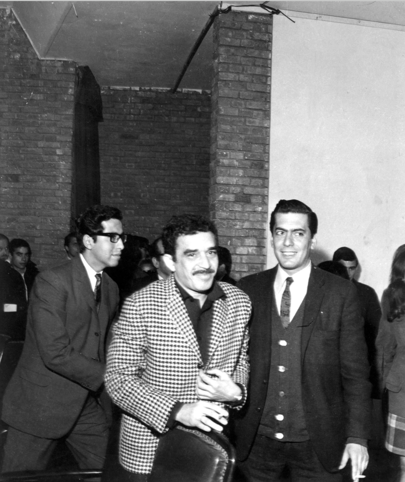 José Miguel Oviedo, García Márquez y Vargas Llosa. Foto: Difusión.