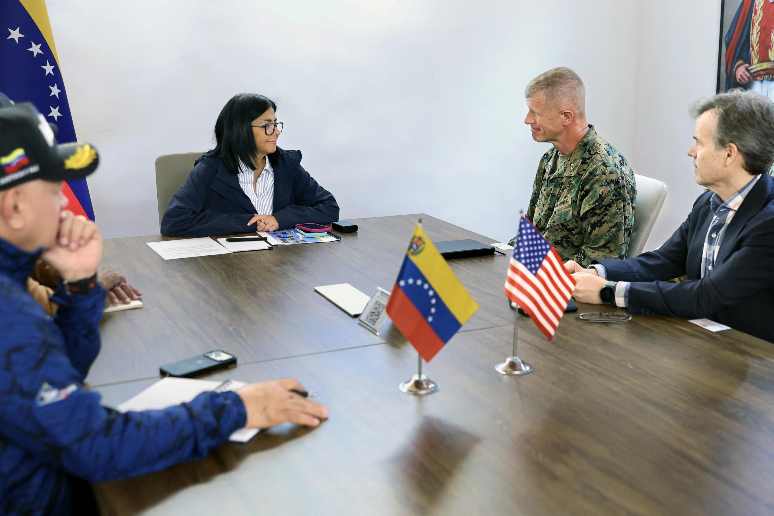 Autoridades venezolanas y el comandante del Cuerpo de Marines de EEUU se reunieron para facilitar las operaciones