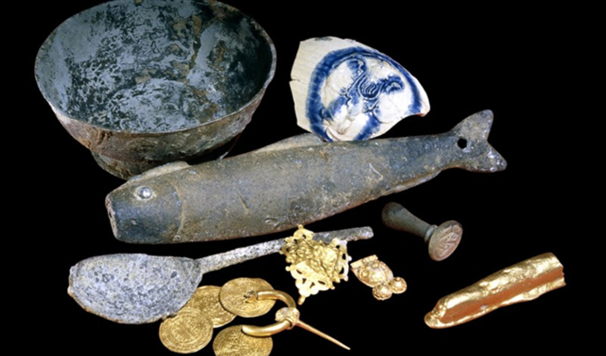Algunos de los objetos recuperados del naufragio. Foto: Museo Británico