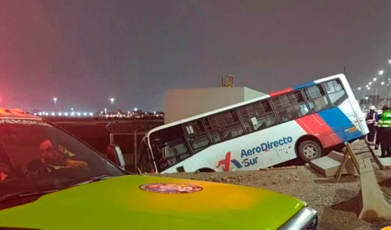 Airport Bus Overturns in Callao, Driver Injured
