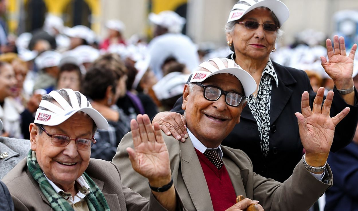 Peru's Population Aging: Adults Over 60 to Outnumber Children by 2040