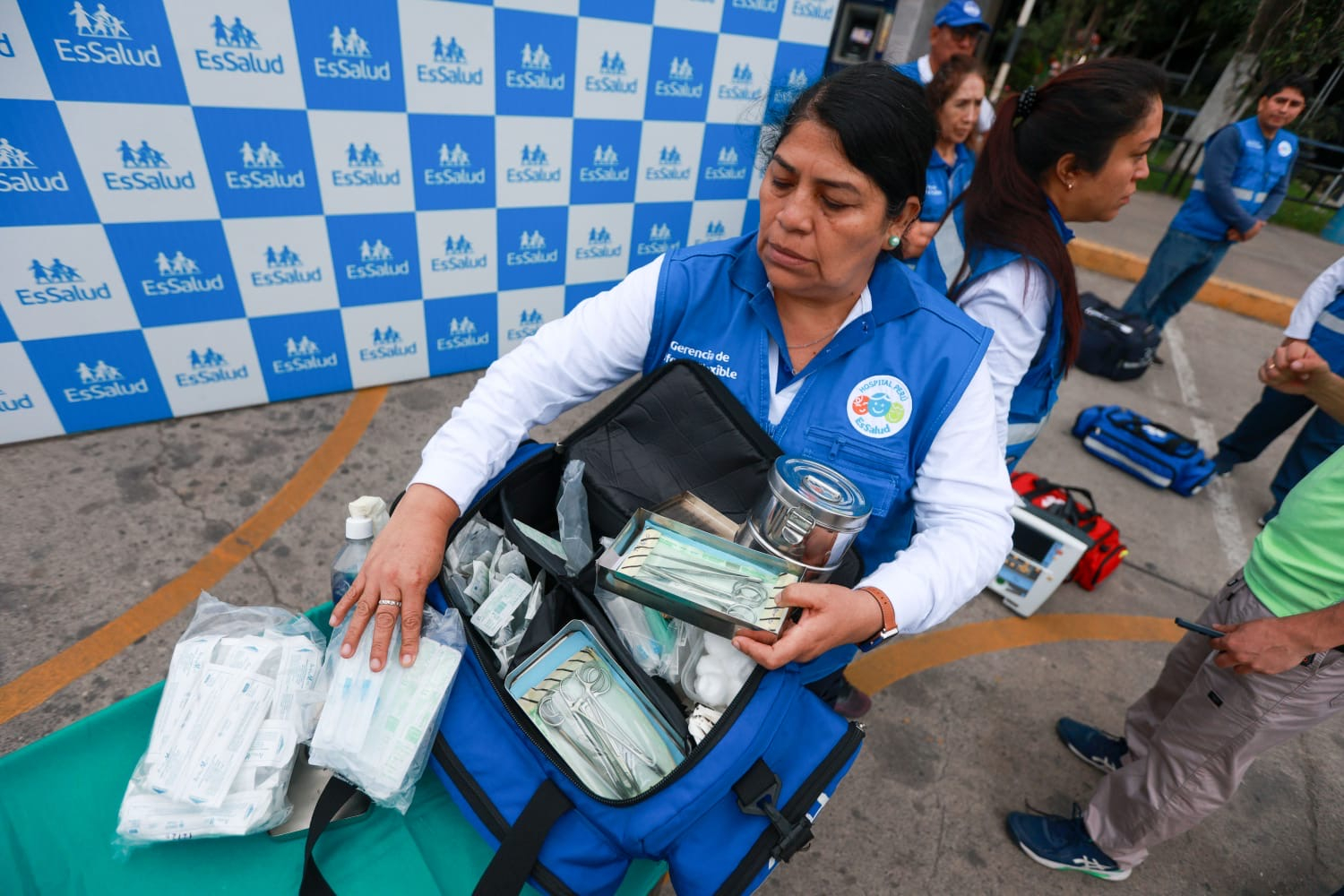 El Seguro Social de Salud (EsSalud) dispuso el envío de cerca de 20 profesionales a la región para reforzar la atención médica en las zonas impactadas y garantizar asistencia a afectados.