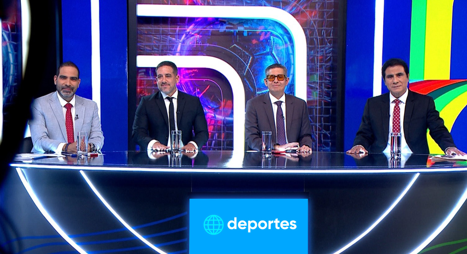 Panel de América Deportes.