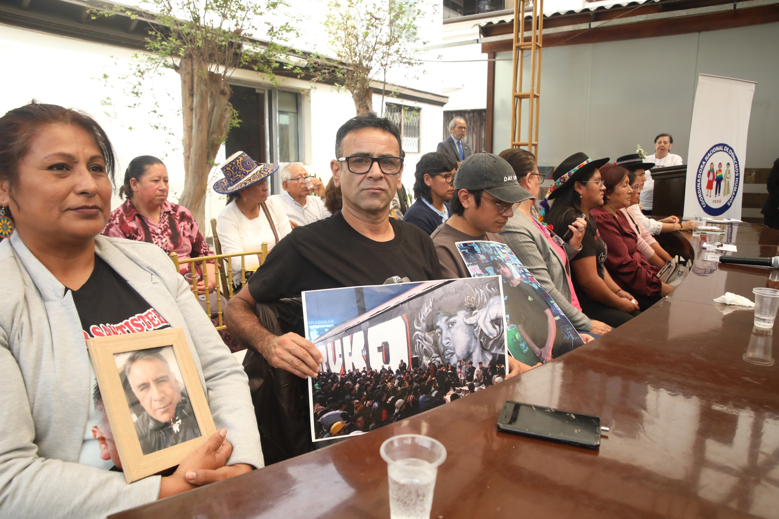 Padre de Trvko acudió a la conferencia para exigir justicia por su hijo y su nieto.Fotografía: Carlos Félix / URPI-LR